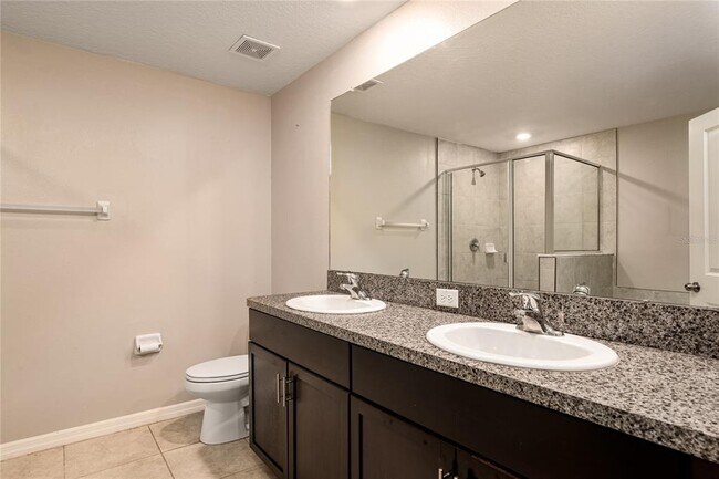 Building Photo - 724 Royal Empress Dr