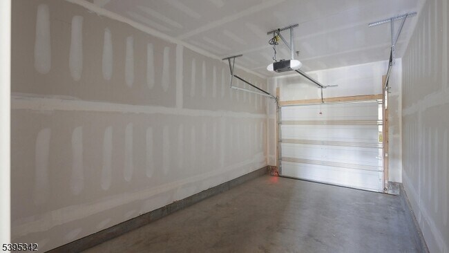 Building Photo - 95 Robeson St