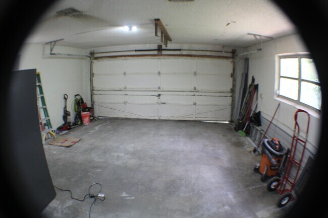 Building Photo - 16790 Glasgow Dr E