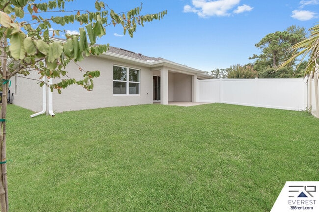 Building Photo - 16 Squanto Pl