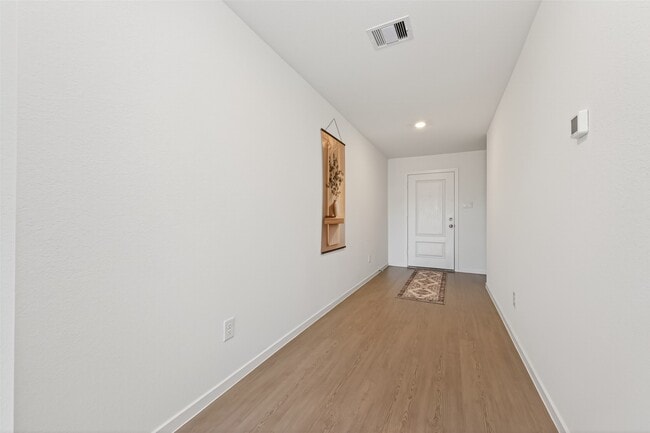 Building Photo - 6273 Alder Crk Dr