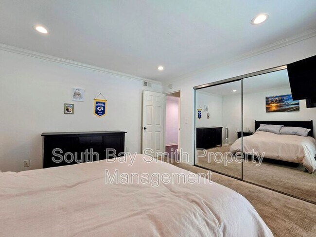 Building Photo - 320 Hermosa Ave