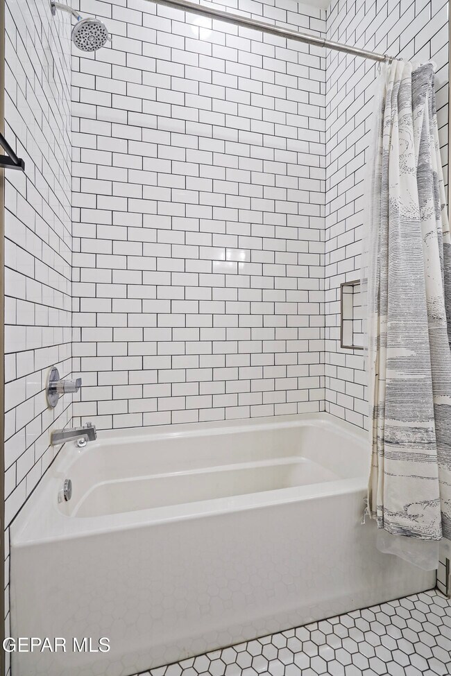 Building Photo - 13637 Chepstow Ct