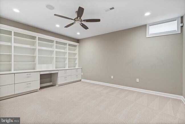 Building Photo - 4561 Rona Pl