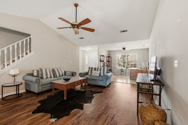 Building Photo - 855 Mande Ct