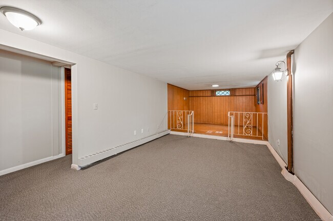 Building Photo - 135 Brookside Rd