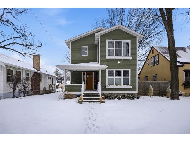 Building Photo - 241 Russell Ave S