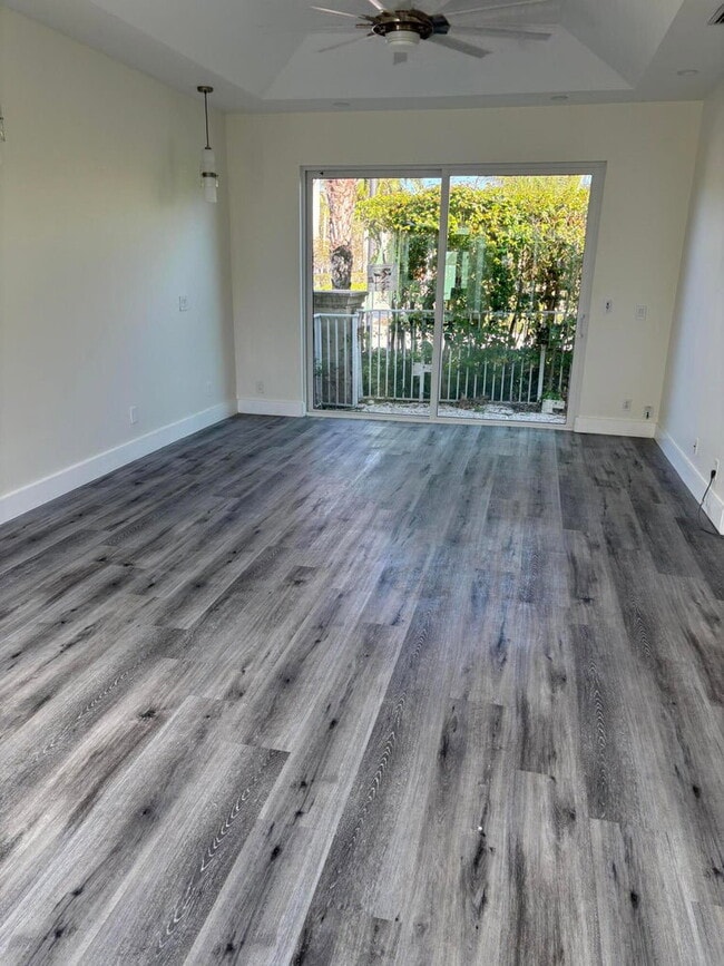 Building Photo - 5865 NW 125th Ave