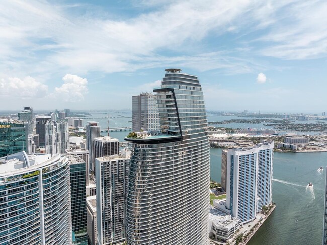 Building Photo - 300 Biscayne Blvd Way