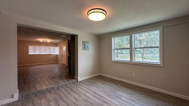 Building Photo - 517 San Juan Blvd
