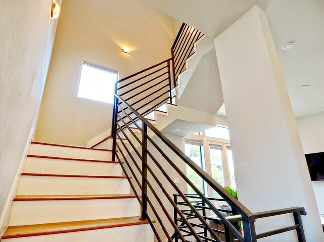 Building Photo - 2123 Arabelle St