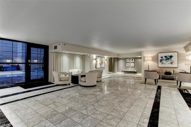 Building Photo - 1025 S Shepherd Dr
