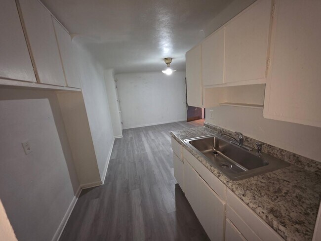 Building Photo - 1815 Cleveland Ave