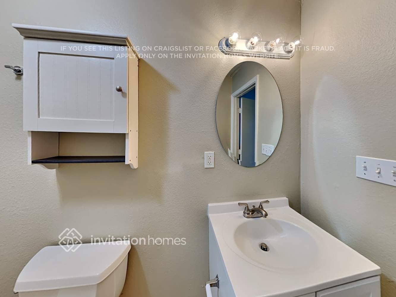 Building Photo - 8140 Villa Oak Dr