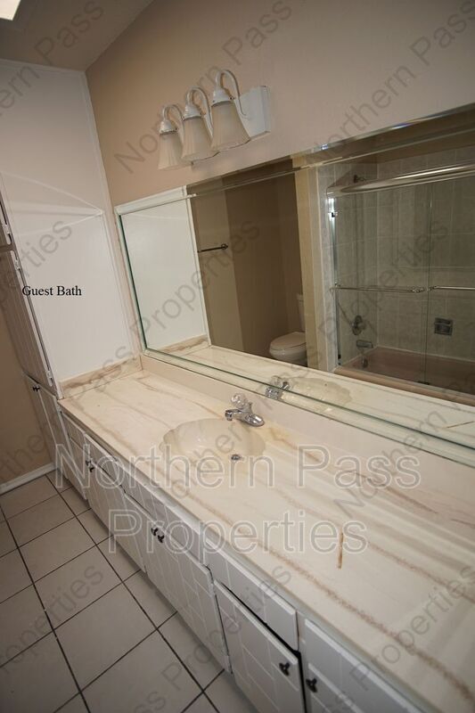 Building Photo - 10551 Kinross Ave