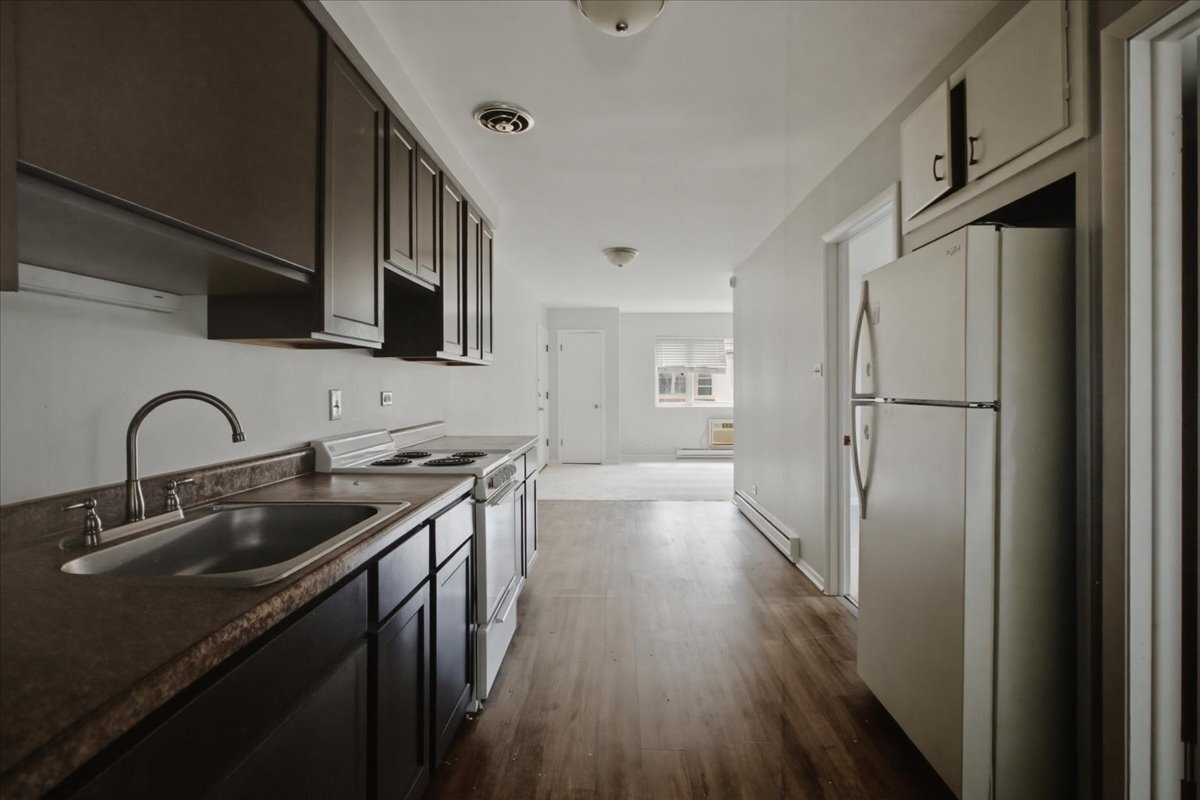 Building Photo - 6212 W 64th Pl
