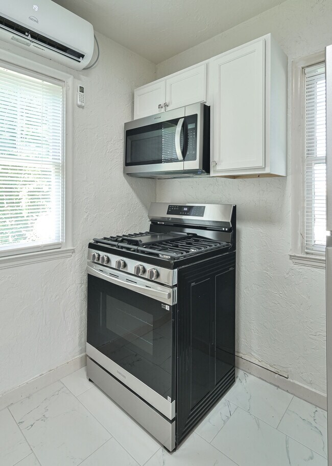 Building Photo - 1507 NW 28th St
