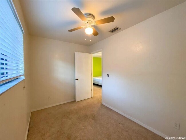 Building Photo - 5855 SW 8th Pl