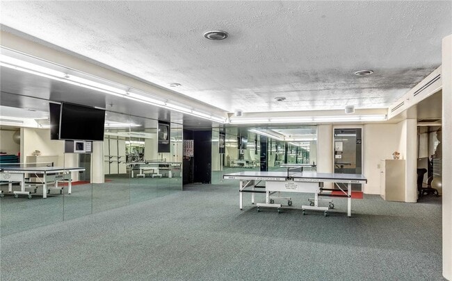 Building Photo - 1212 Nuuanu Ave