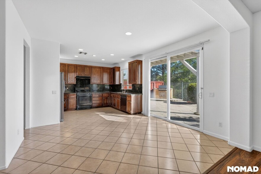 Building Photo - 32068 Baywood St