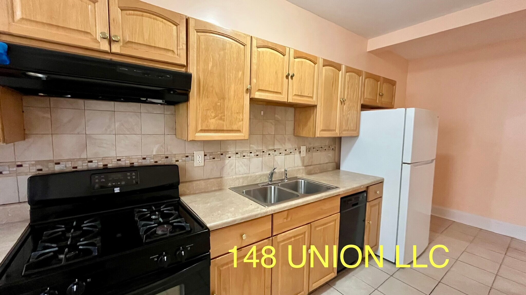 Building Photo - 148 37th St