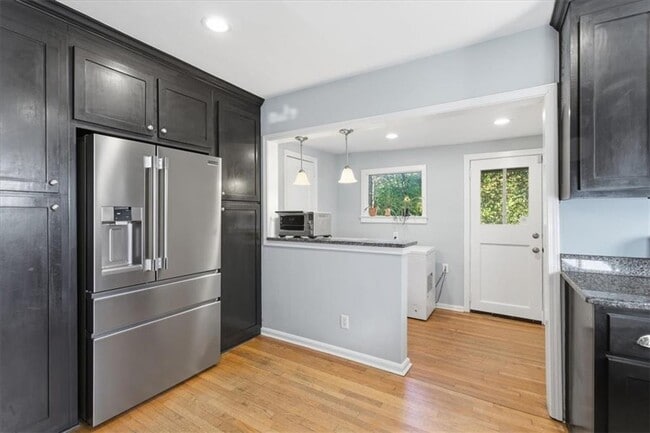 Building Photo - 693 Glenwood Ave SE