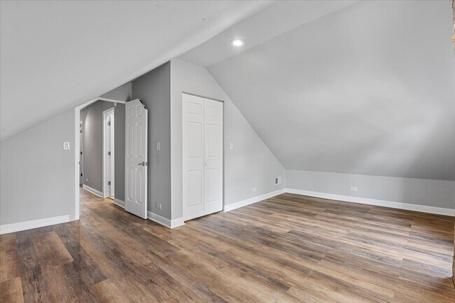 Building Photo - 1754 W 21st Pl