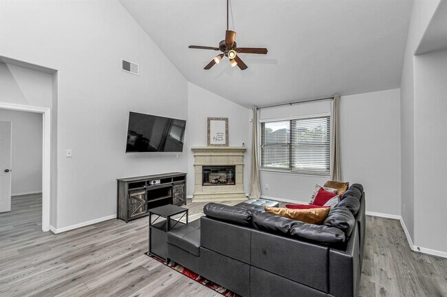 Building Photo - 3927 Candle Gate Ln