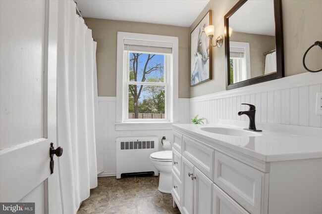 Building Photo - 713 S Towamencin Ave