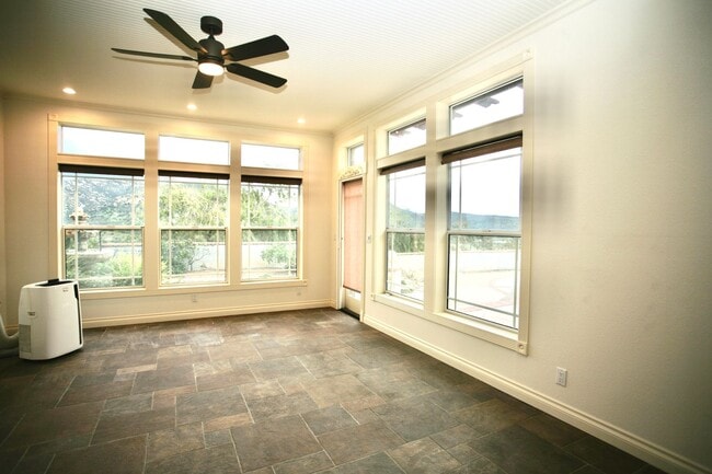 Building Photo - 4br 3-1/2ba Victorian in hills of Blossom Valley