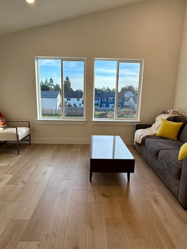 Building Photo - 4522 NE 59th Ave