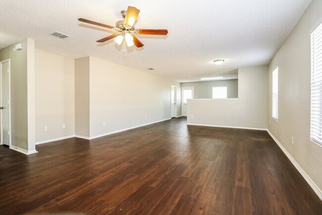 Building Photo - 1815 Northridge Dr