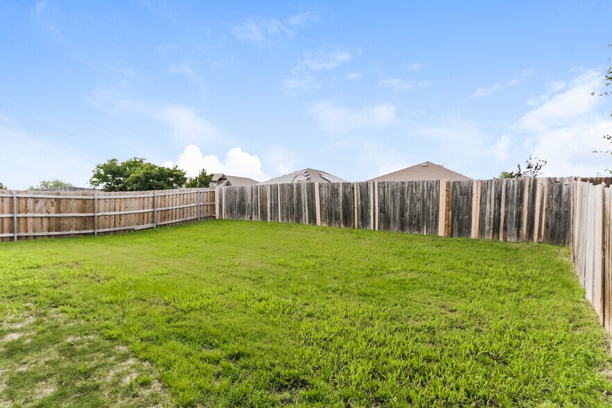 Building Photo - 129 Oriole Dr