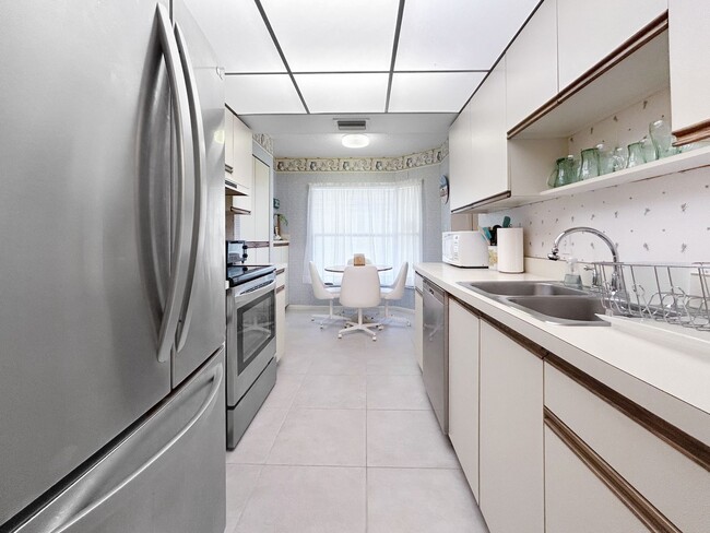 Building Photo - Fully Furnished Resort-Style Waterfront Living at Pasadena Cove - 2Bed|1Bath