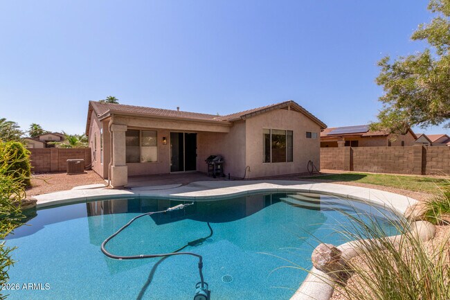 Building Photo - 2760 E Carla Vista Dr