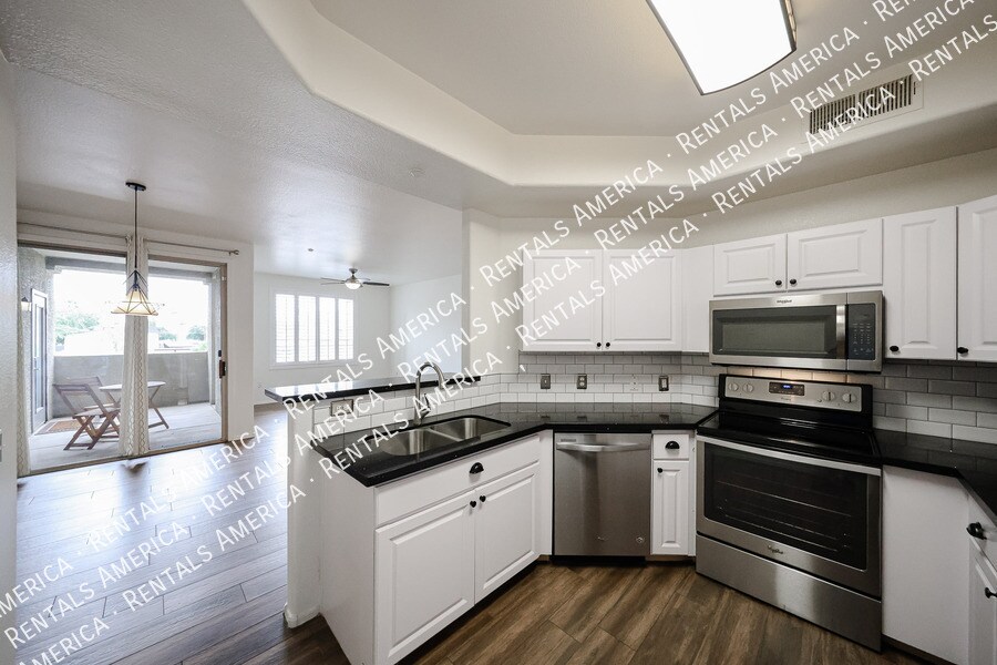 Building Photo - 5303 N 7th St