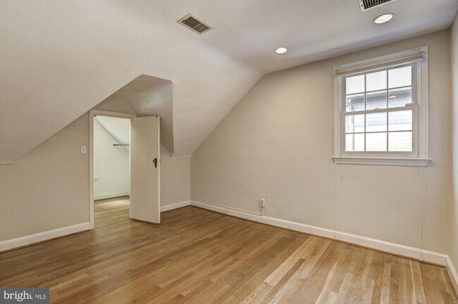 Building Photo - 5119 Manning Dr