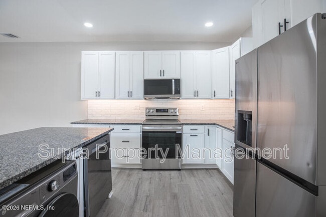 Building Photo - 2703 College St