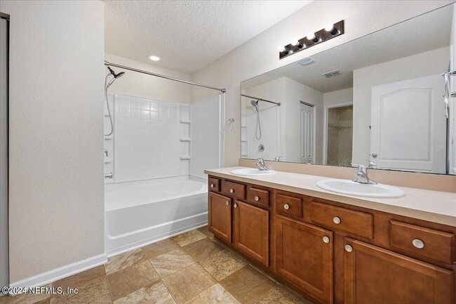 Building Photo - 65053 Lagoon Forest Dr