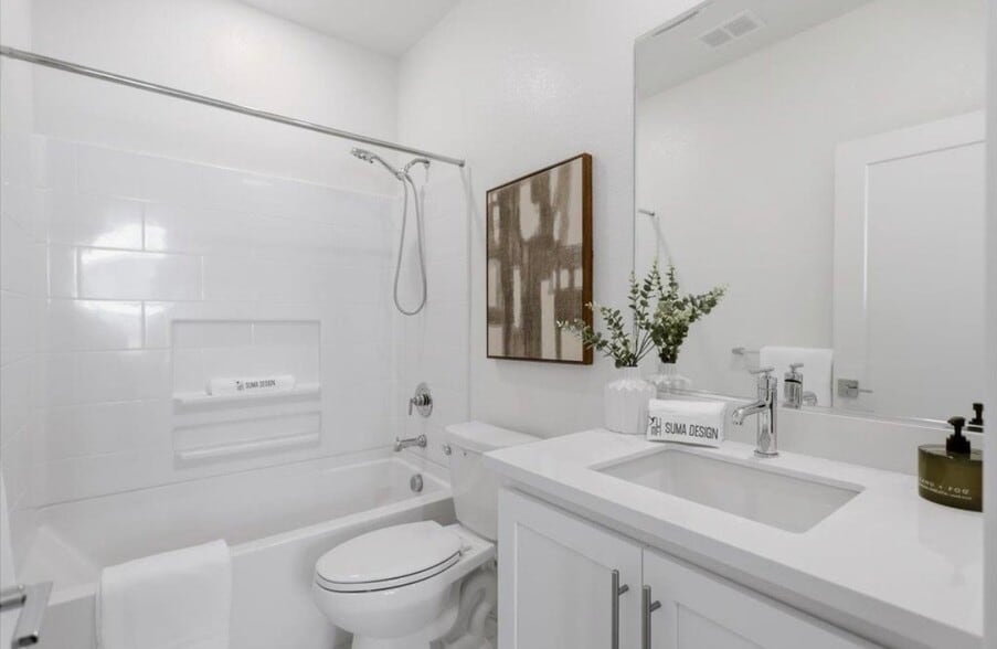 Building Photo - 9343 Ocean Park Way