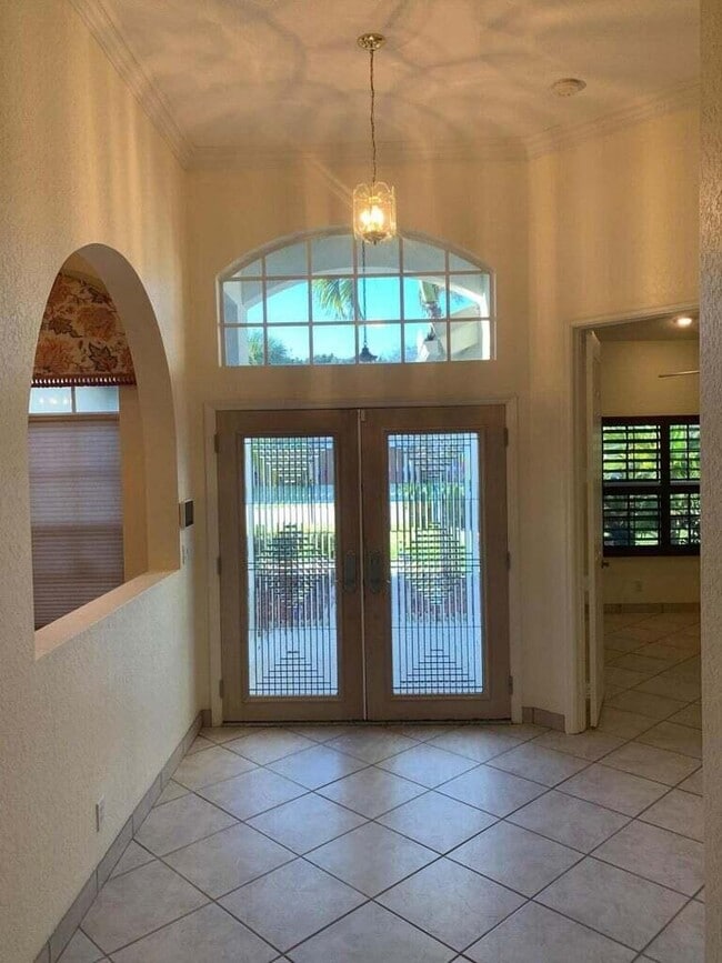 Building Photo - 11301 Edgewater Cir