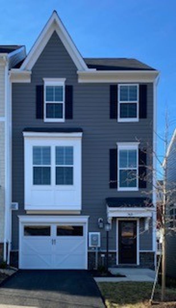 Building Photo - Townhome in Avinity Estates