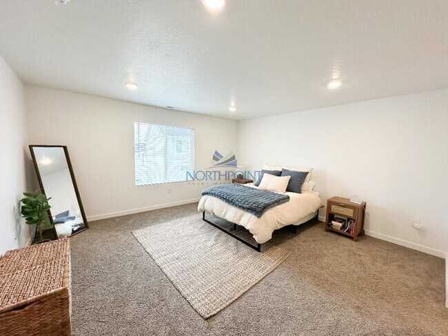 Building Photo - 3 BR/2.5BA | Newly Renovated Single Family Home | 1-Car Garage Parking | In Lehi!