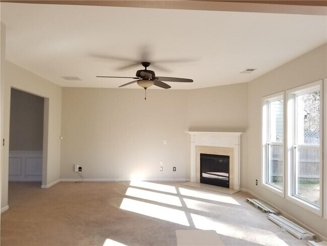 Building Photo - 999 Harvest Brook Dr NE