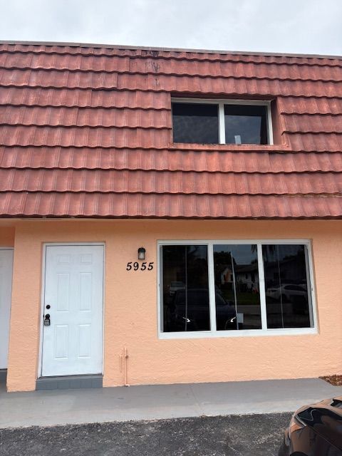 Building Photo - 5955 NW 20th St