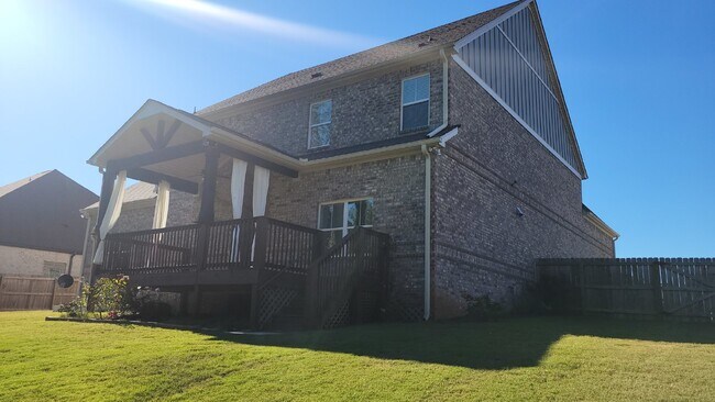 Building Photo - 130 Creekmound Dr