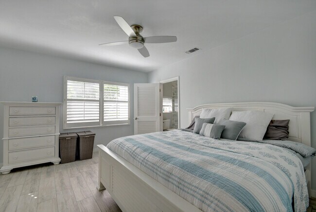 Building Photo - 1020 Casuarina Rd