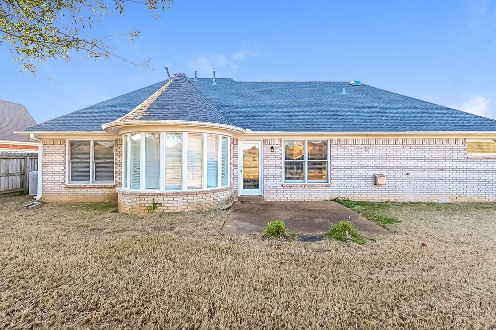 Building Photo - 1960 Chimneyrock Blvd E