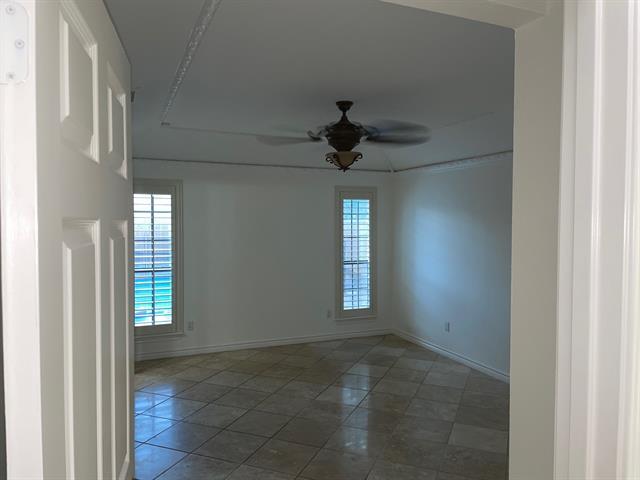 Building Photo - 737 Robin Ln