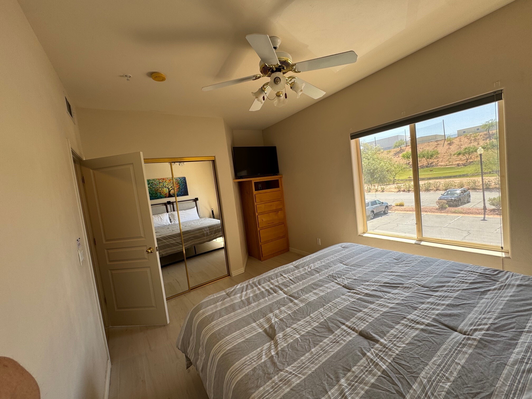 Building Photo - 400 Paradise Pky